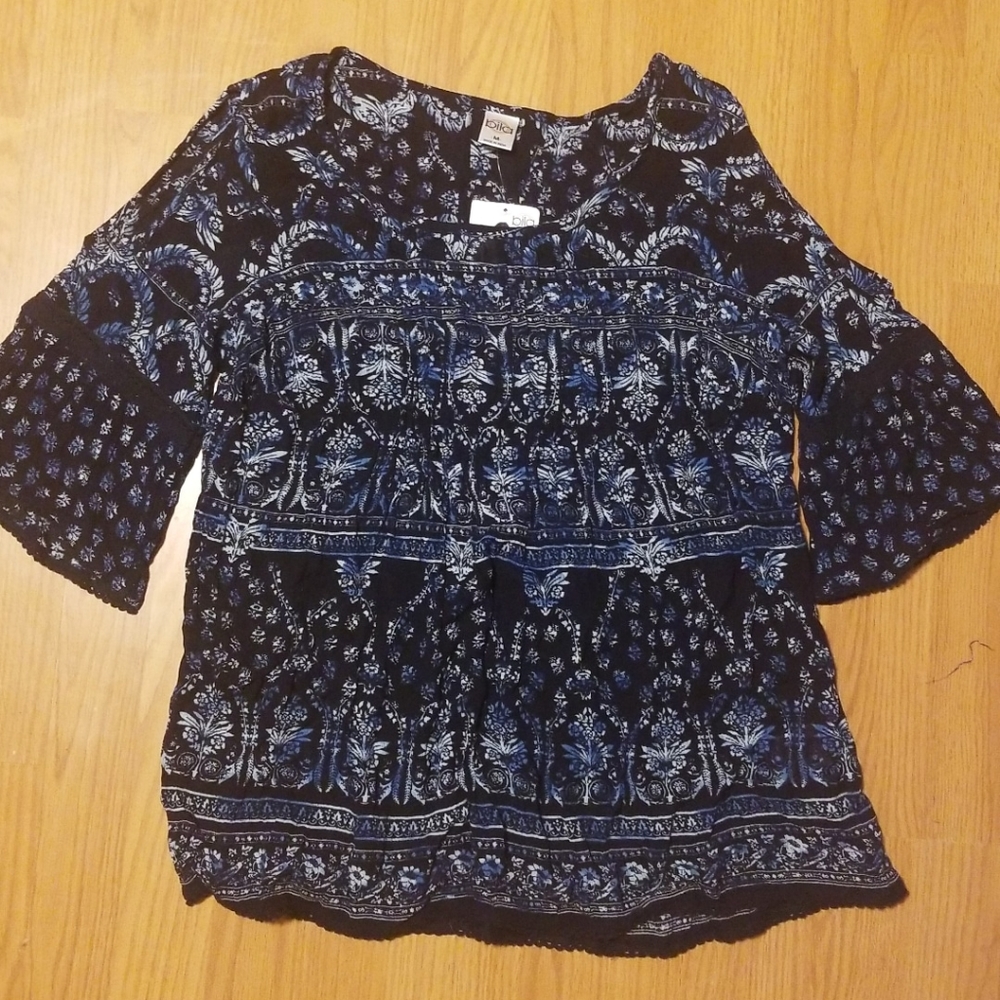 🌸Bila Open Shoulder Blue Blouse